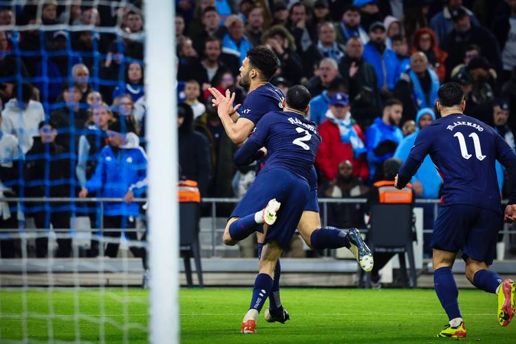 图片报：因两名前锋状态差，多特考虑冬窗签维罗纳前锋焦瓦内（图片报：两名前锋低迷，多特或冬窗引进维罗纳前锋焦瓦内）