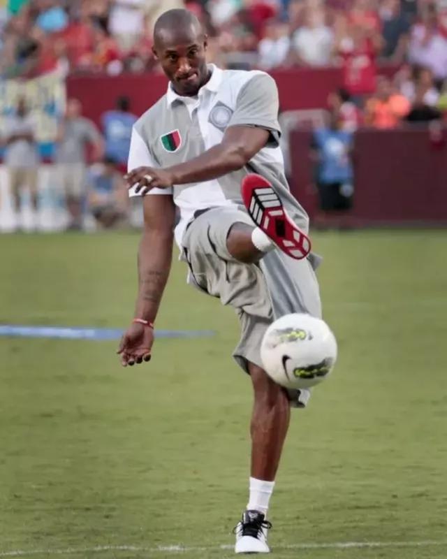 一河南球迷三轮车骑行19天，从郑州前往苏州观看足协杯决赛（河南球迷骑三轮车19天自郑州奔赴苏州，只为现场观战足协杯决赛）