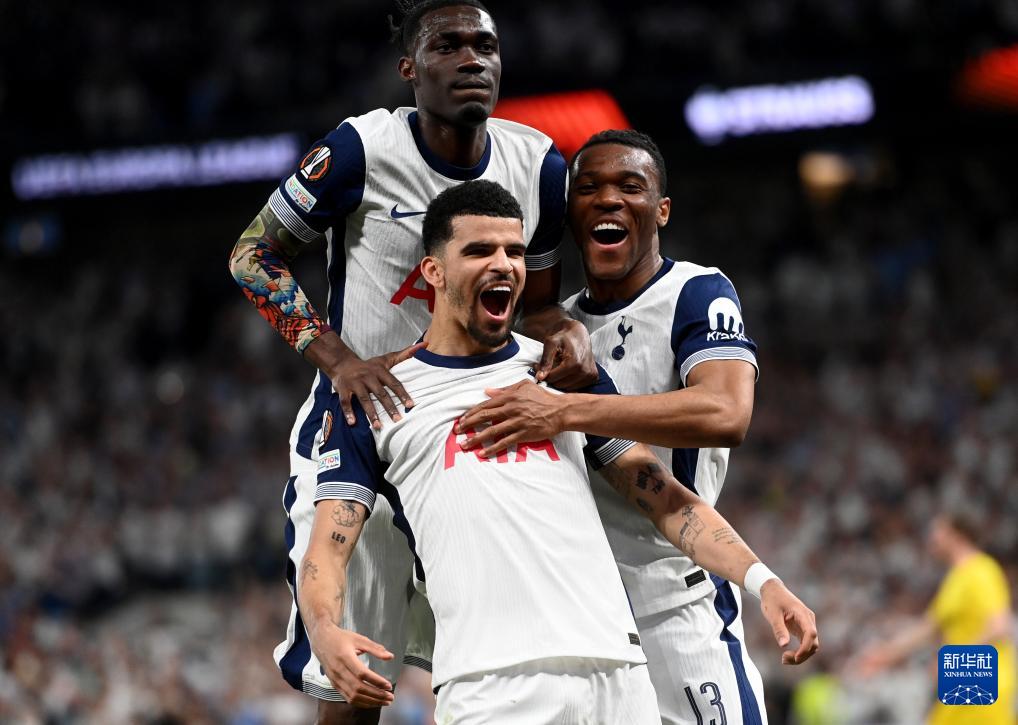 第10个亚军，申花上次拿到中国足球顶级联赛冠军还是30年前（申花第10次屈居亚军，上次问鼎中国顶级联赛已是30年前）