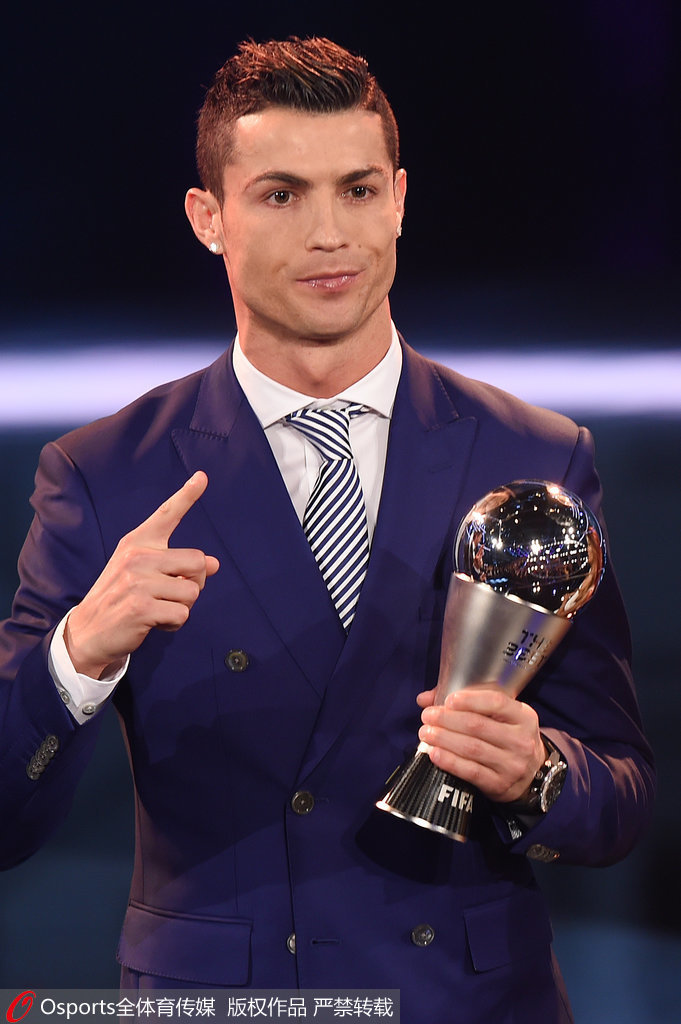 阿劳霍遭遇心理问题，乌拉圭队表支持：我们与你同在（阿劳霍面临心理困扰，乌拉圭队声援：与你并肩同行）