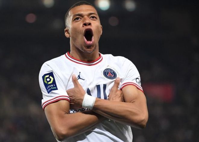 欧冠淘汰赛前瞻：拜仁客战巴黎,（欧冠淘汰赛前瞻：拜仁客场挑战巴黎圣日耳曼）