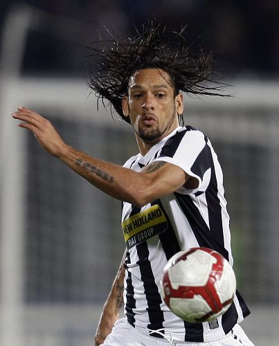 塞斯·库里谈首秀：刚上场时有点紧张，队友非常懂我的打法（塞斯·库里谈首秀：初登场略显紧张，队友很了解我的打法）