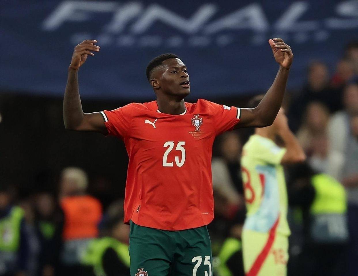 贝尔心目中的完美球员：C罗的射门，姆巴佩的速度，自己有两项（贝尔心中的理想球员：C罗的射术、姆巴佩的速度，再加上他本人的两大特长）