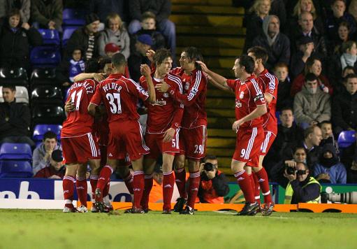 科迪罗兹对决奥巴费米争夺WWE与NXT冠军（科迪罗兹大战奥巴费米：WWE与NXT双冠之争）