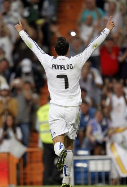 穆勒：孔帕尼的工作非常出色，本赛季观看拜仁比赛是种享受（穆勒盛赞孔帕尼执教出色：本赛季观看拜仁令人享受）