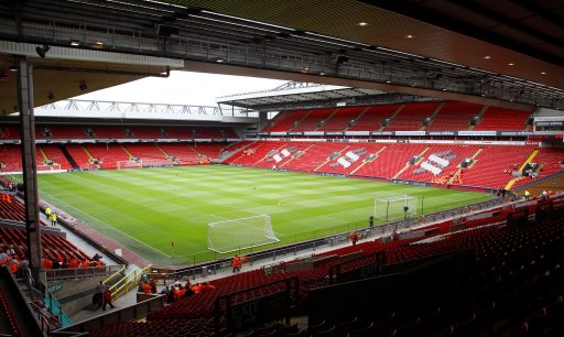 每体：阿根廷队在西班牙集训，球迷热情高涨只为一睹梅西风采（每体：阿根廷队西班牙备训，球迷蜂拥而至只为目睹梅西）