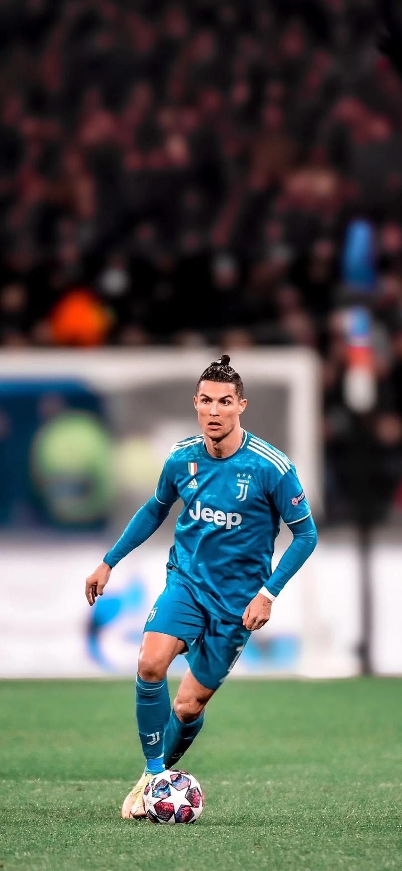 阿坎吉：为球队服务最重要；最想要队友的能力？泽林斯基的技术（阿坎吉：团队利益优先；若可选择队友特质，我想要泽林斯基的技术）