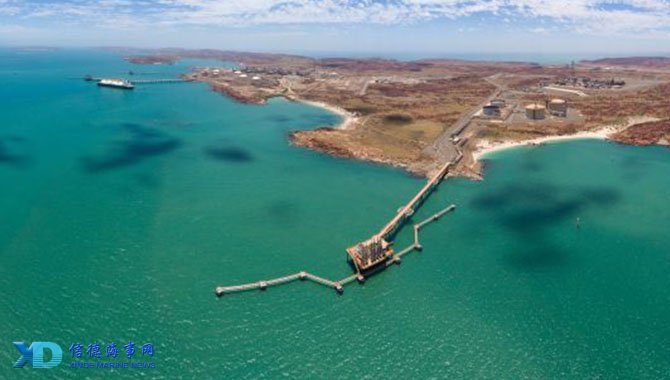 佛罗伦萨主场5-1大胜乌迪内斯，收获本赛季联赛首胜（佛罗伦萨主场5比1横扫乌迪内斯，迎来赛季联赛首胜）