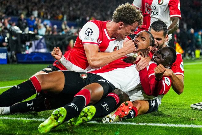 葡超比赛一球员受伤需要担架，对方球员帮忙传递担架吃黄牌（葡超争议一幕：球员伤退需担架，对手递担架反吃黄牌）