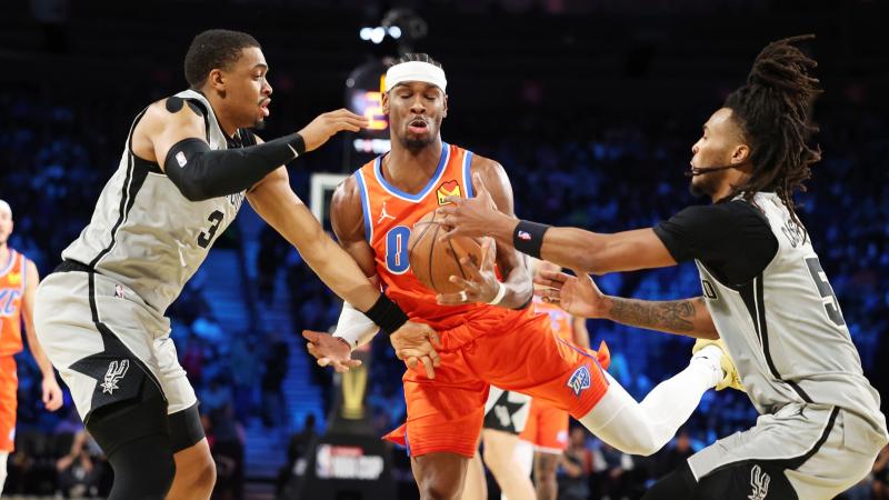 凌空斩世界波，王燊超当选中超官方第29轮最佳球员（凌空世界波定乾坤，王燊超荣膺中超第29轮官方最佳球员）